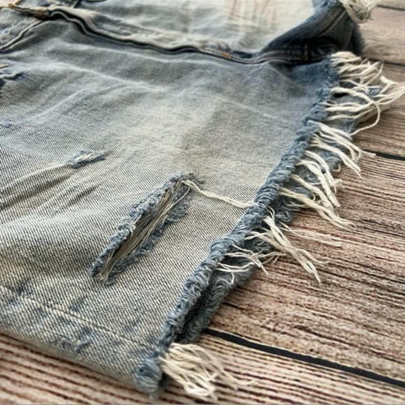 B1 -- NWT blue LEVI'S women's cut off straight leg button fly denim shorts w32 - Picture 4 of 8